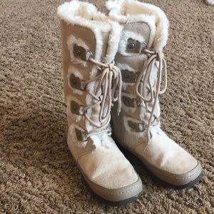 Adorable girls boots!